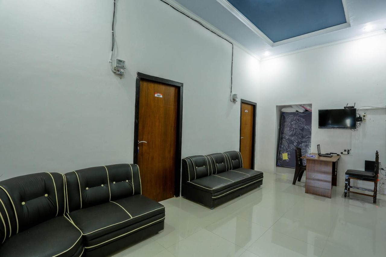 Spot On 1784 Tnc Residence Syariah Матарам Экстерьер фото